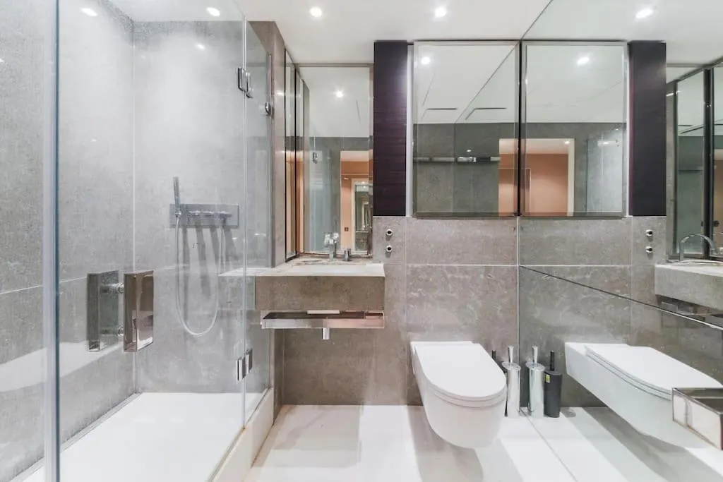 Skyview Waterside City Luxury Apartment London